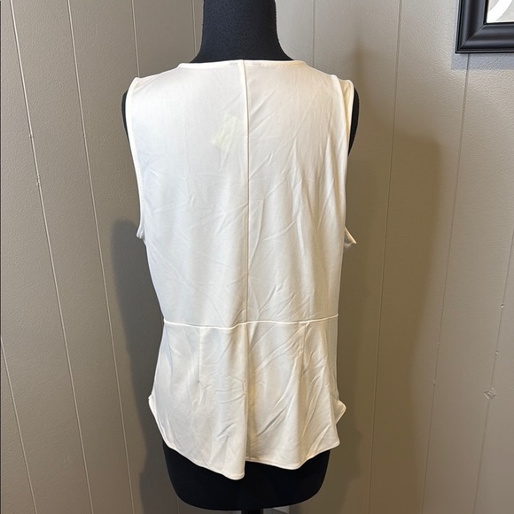 Z Ann Taylor Women’s Large Cream Asymmetrical V-Neck Tank Top - Picture 5 of 6